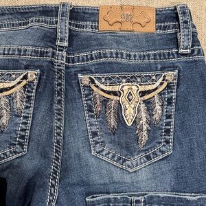 MISS ME Embellished jeans with Feather Detail